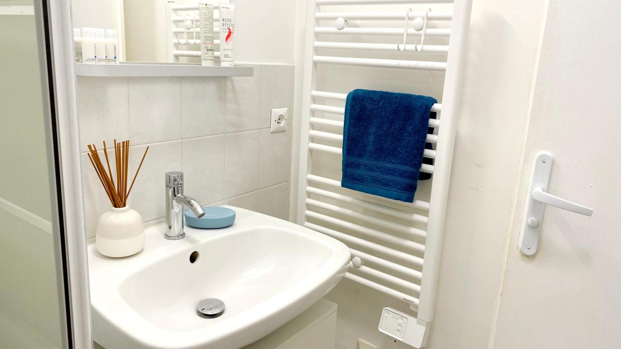 Studio Cosy Au Pied De La Gare De Cergy Le Haut - 35 Min De Paris Lägenhet Exteriör bild